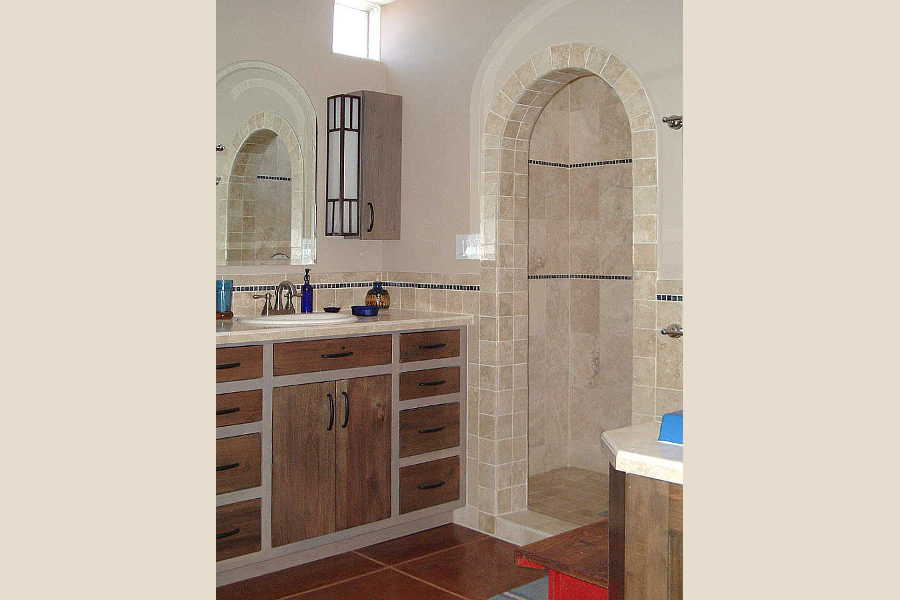 03RM Arcos Sobre Galisteo bath