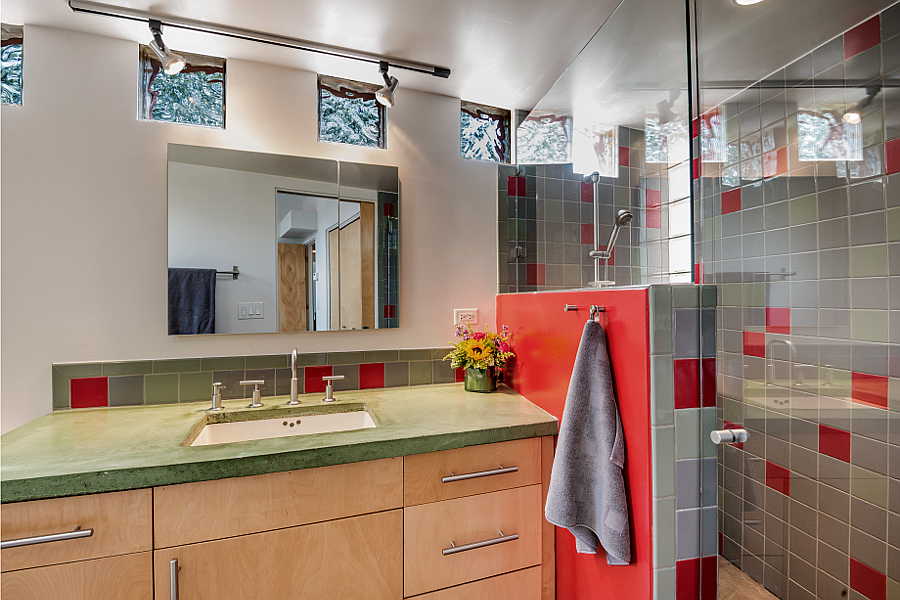 05RM Coho Home bath 2