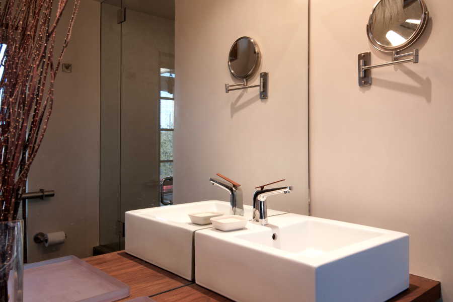 08RM Renaissance Casita bath 2