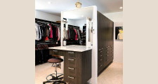 17RM Galleria Home master closet 2