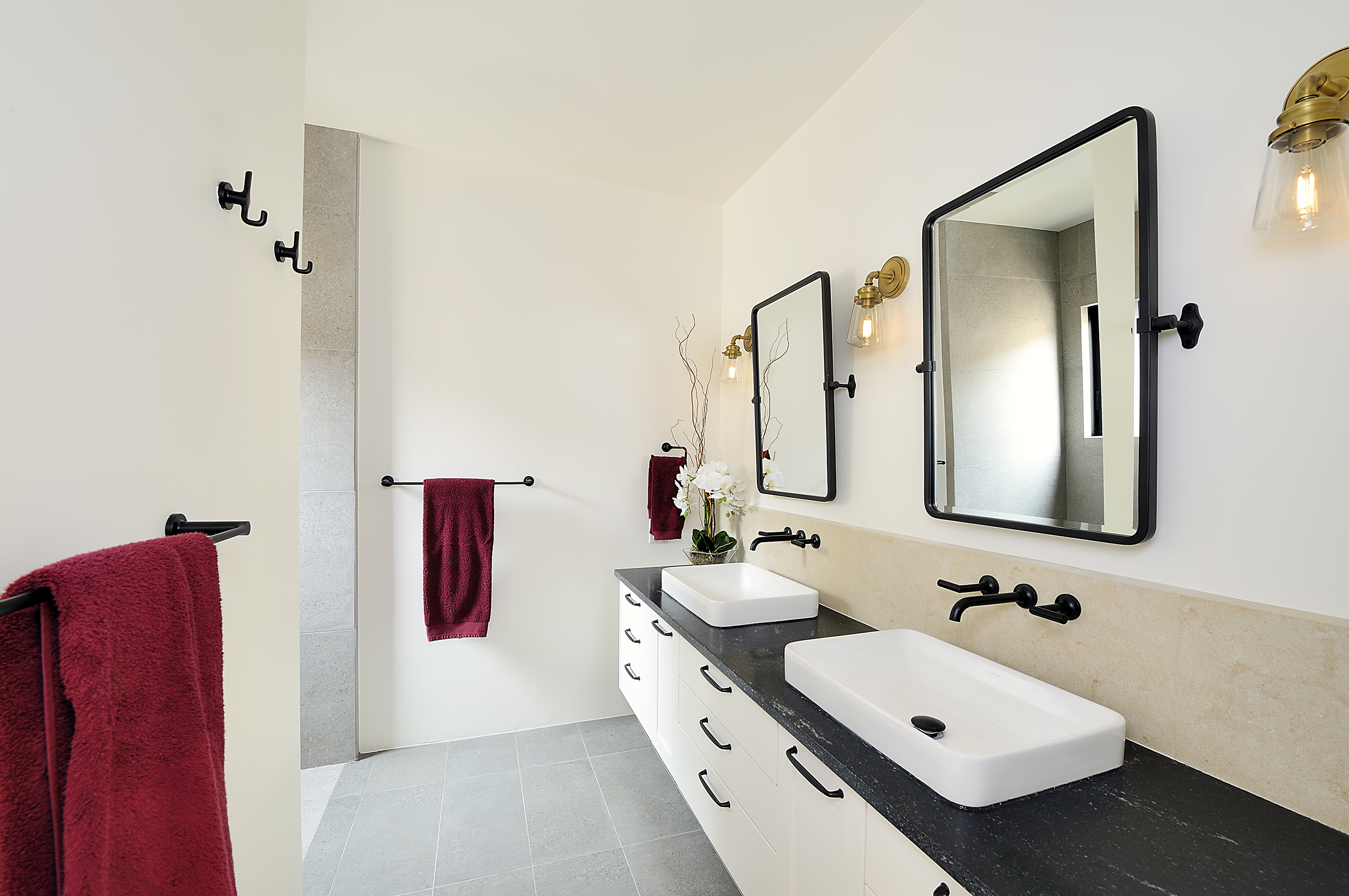 A Tidy Jewel Box of a Bathroom